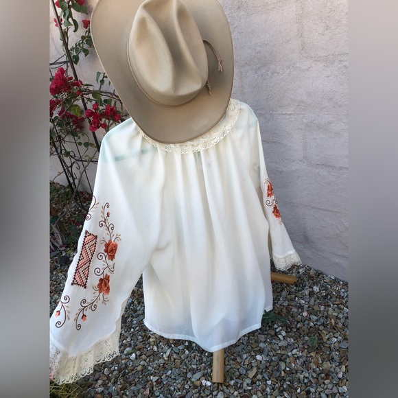 vintage (?) bohemian western Lace  floral embroidered bell sleeve shirt - Picture 6 of 14